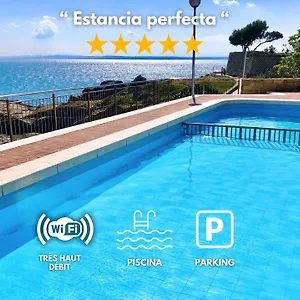 Magnifique En Front De Mer, Caneylles , Roses Spanje